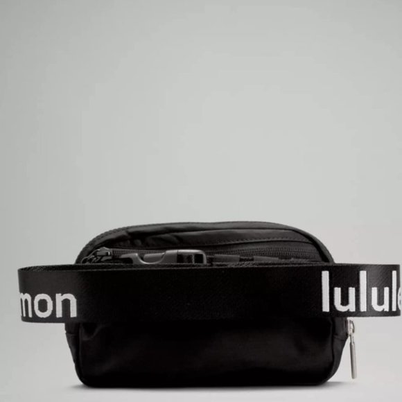 NEW lululemon athletics Belt Bag 1L Crossover Slingbag Purse Black White Logo - Picture 4 of 8
